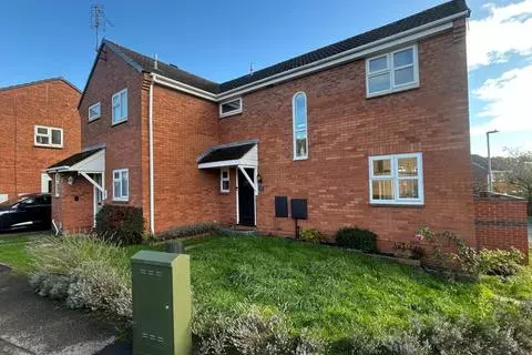 3 bedroom semi-detached house to rent,