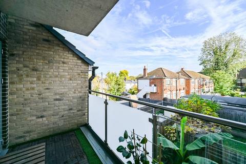 2 bedroom flat for sale, Broomfield Road, London, N13 4DY, Palmers Green, London, N13