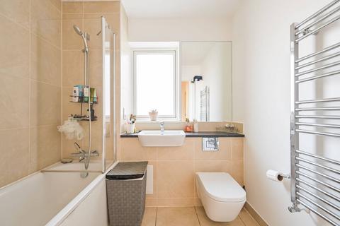 2 bedroom flat for sale, Broomfield Road, London, N13 4DY, Palmers Green, London, N13