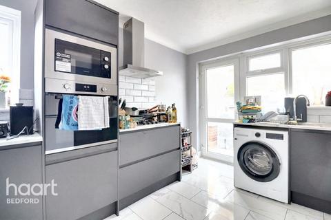 undefined, Garnith Close, Bedford