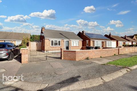 2 bedroom bungalow for sale, Garnith Close, Bedford
