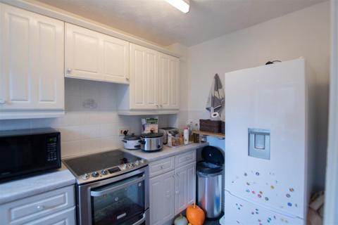 2 bedroom terraced house to rent, Henderson Close, Haverhill CB9