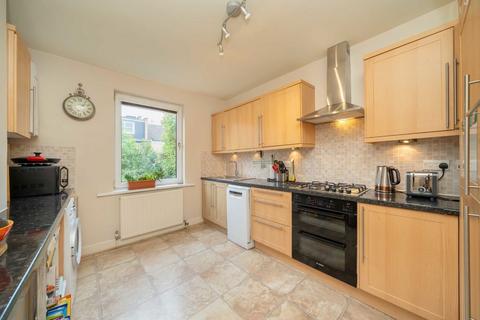 2 bedroom flat for sale, Douglas Road, London NW6
