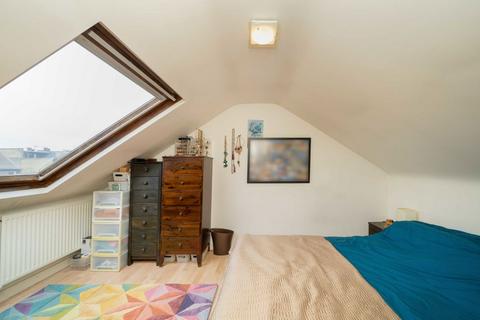 2 bedroom flat for sale, Douglas Road, London NW6