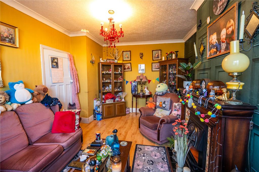 Living Room (2)