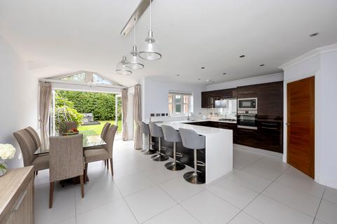 undefined, Fivens Place, Horsham, RH12