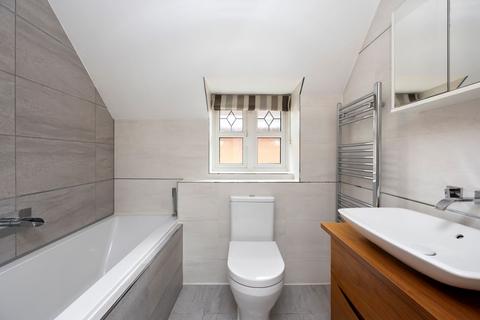 undefined, Fivens Place, Horsham, RH12
