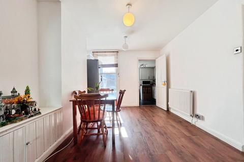 3 bedroom terraced house for sale, Gladstone Road, Willesborough
