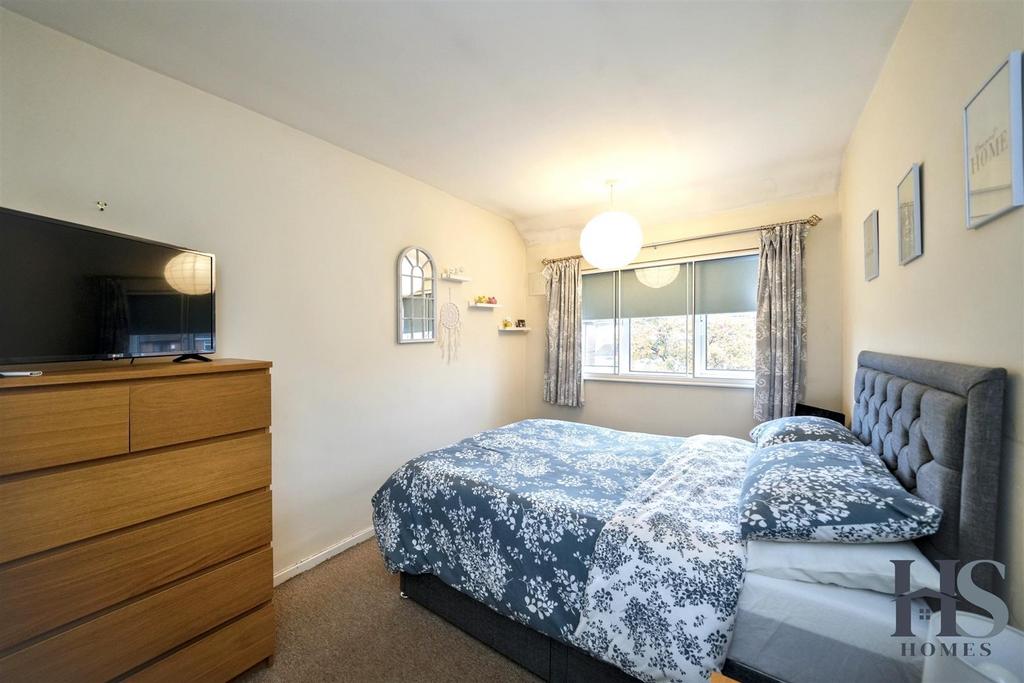 Bed1.jpg