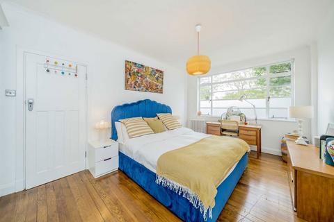 3 bedroom maisonette for sale, Balham High Road, London SW17