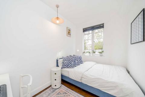 3 bedroom maisonette for sale, Balham High Road, London SW17