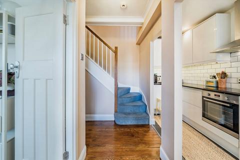 3 bedroom maisonette for sale, Balham High Road, London SW17