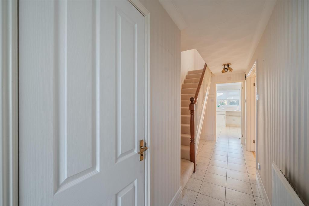 64 Cambria Close-16.jpg