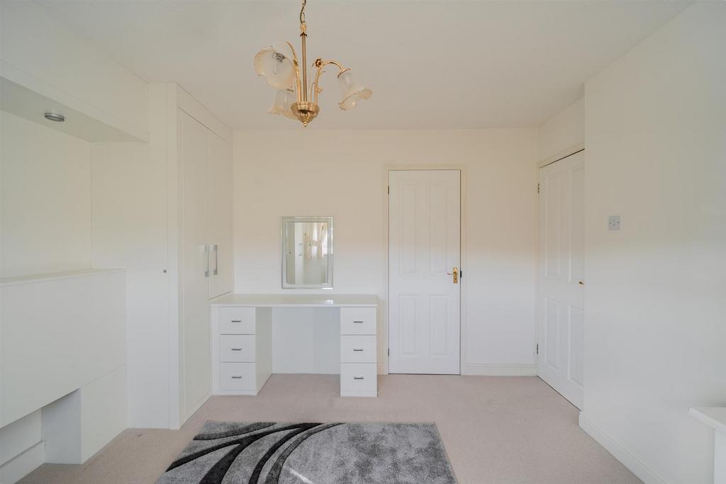 64 Cambria Close-11.jpg