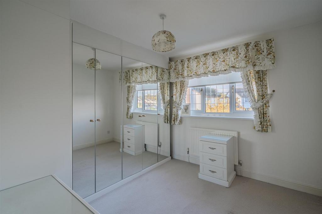 64 Cambria Close-8.jpg