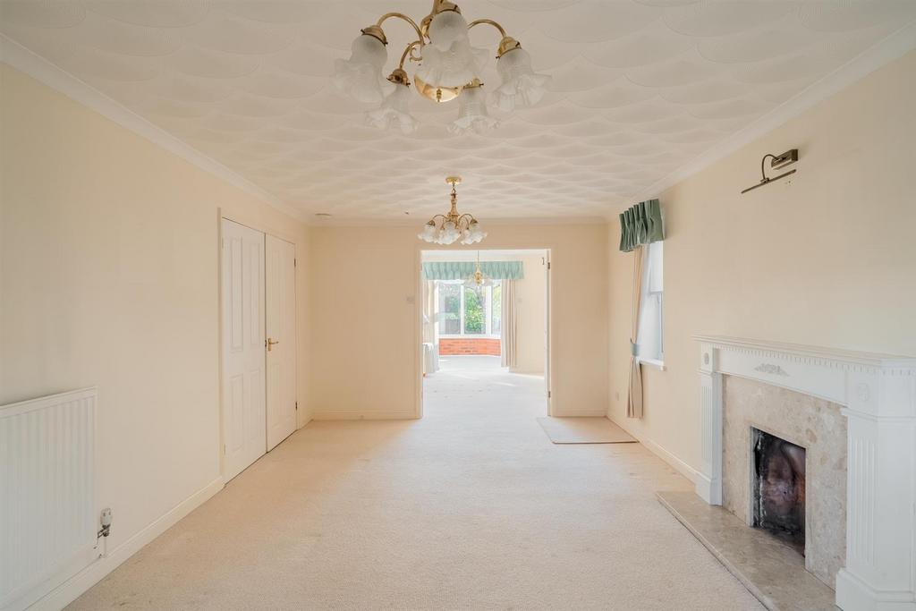 64 Cambria Close-20.jpg