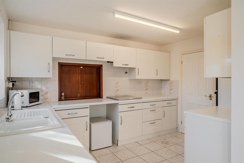 64 Cambria Close-25.jpg