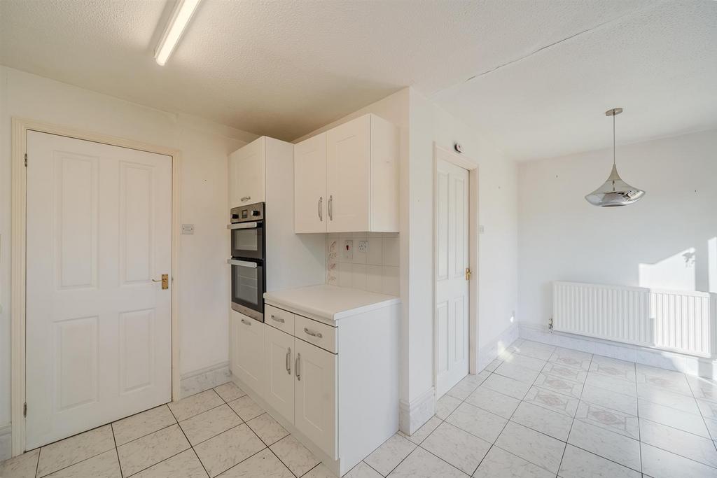 64 Cambria Close-27.jpg