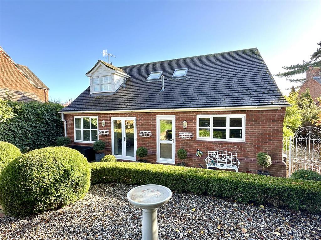 Garden to house