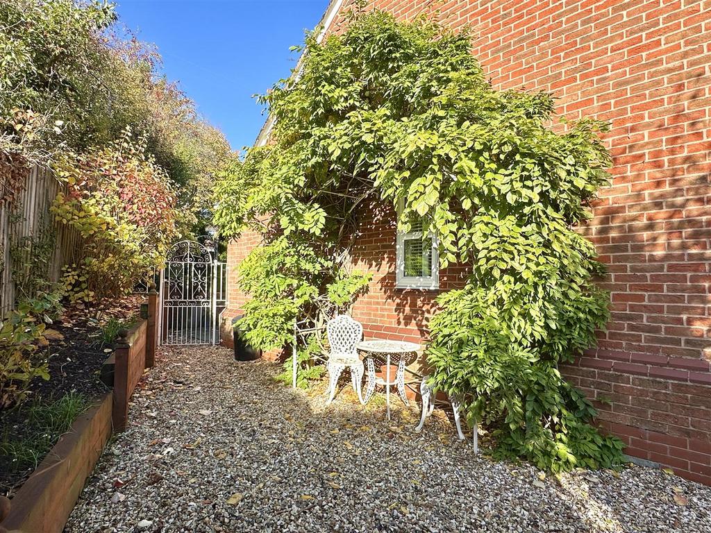 Side garden