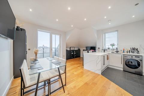 3 bedroom apartment for sale, Station Approach, Ruislip, Middlesex