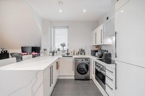 3 bedroom apartment for sale, Station Approach, Ruislip, Middlesex