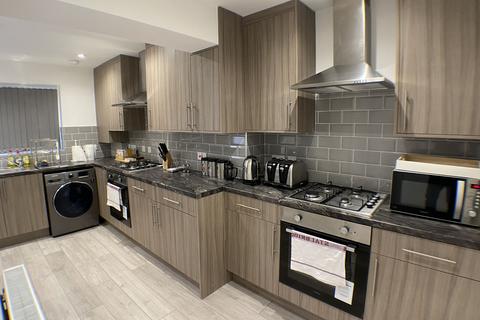 undefined, Rochfords Gardens, Slough, Berkshire, SL2