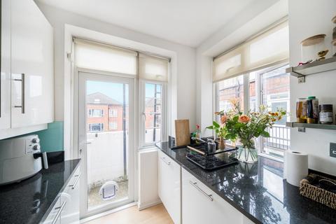2 bedroom flat for sale, Townshend Road, London, NW8