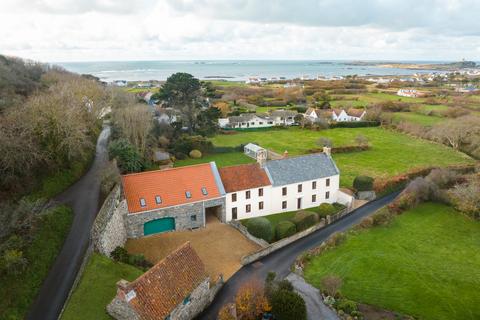 Rue A L'eau, St. Pierre du Bois, Guernsey