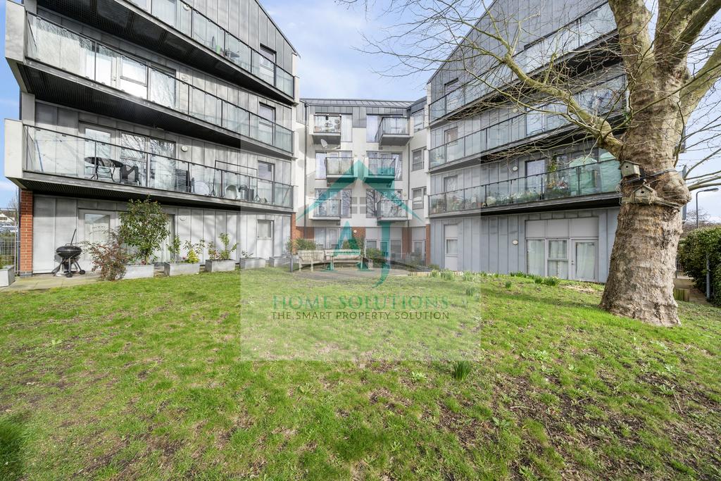 Front Garden1 3