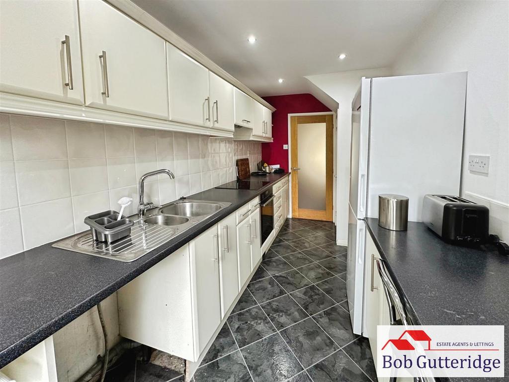 Fitted kitchen