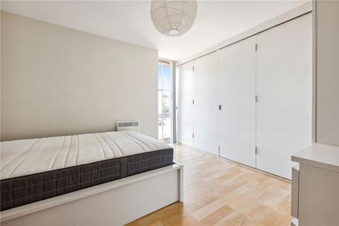 2 bedroom flat to rent, Bazalgette Court, London W6