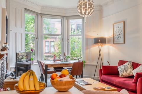 2 bedroom flat for sale, Lyndhurst Gardens, Flat 2/1, North Kelvinside, Glasgow, G20 6QX