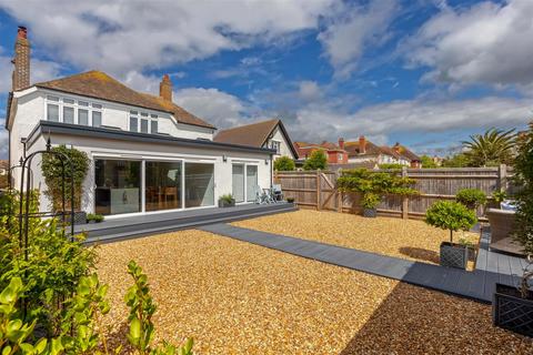 3 bedroom apartment for sale, Wallace Avenue, Worthing
