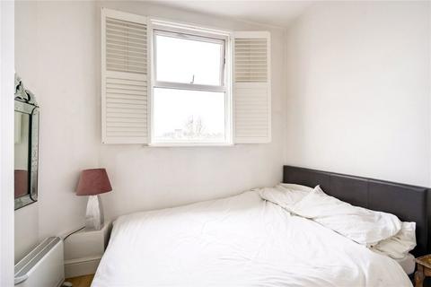 1 bedroom flat to rent, Kerrington Court, London W10