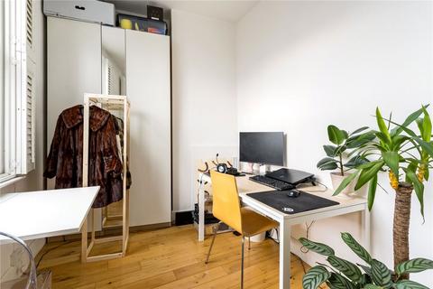 1 bedroom flat to rent, Kerrington Court, London W10