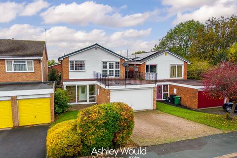 4 bedroom detached house to rent, Links View, Halesowen B62