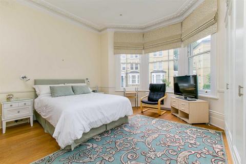 2 bedroom flat for sale, Auriol Road, London, W14