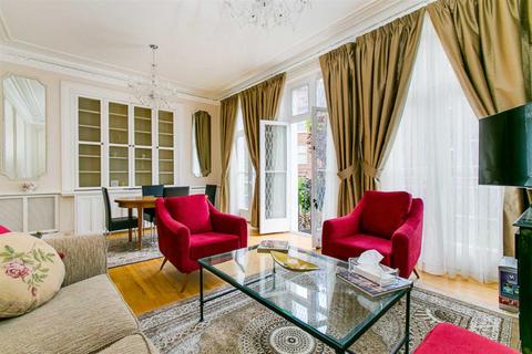 2 bedroom flat for sale, Auriol Road, London, W14