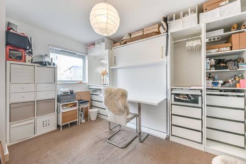 2 bedroom flat to rent, Battersea Park Road, Battersea, London, SW11