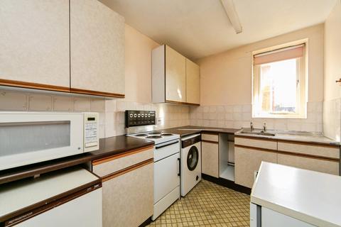 2 bedroom apartment for sale, Minster Court, Merseyside L7