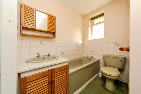 2 bedroom apartment for sale, Minster Court, Merseyside L7