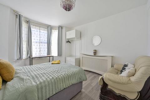 4 bedroom terraced house to rent, Haydons Road, South Wimbledon, London, SW19