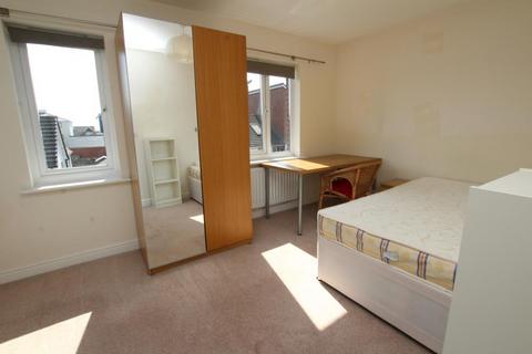 6 bedroom terraced house to rent, Great Copsie Way, Bristol BS16