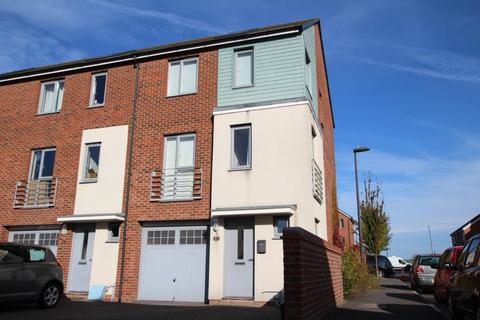 6 bed terraced house for rent in Great Copsie Way, Bristol BS16