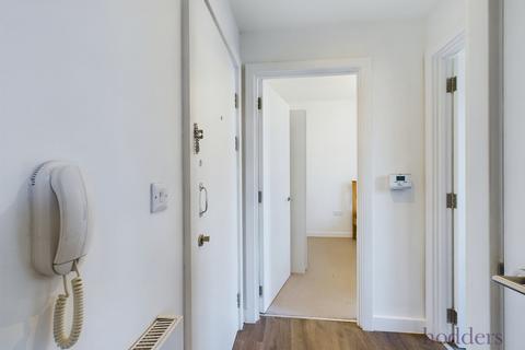 1 bedroom apartment for sale, Hanworth Lane, Chertsey, Surrey, KT16