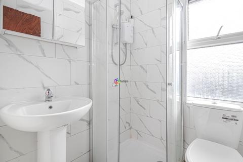 7 Barrie Road, Sheffield, S5 8RR