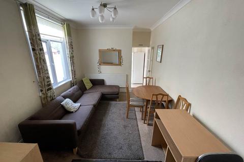 5 bedroom terraced house to rent, Llanishen Street, Heath, Cardiff