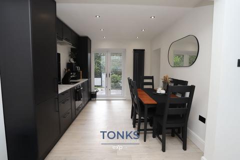 3 bedroom semi-detached house for sale, Timbertree Crescent, Cradley Heath B64