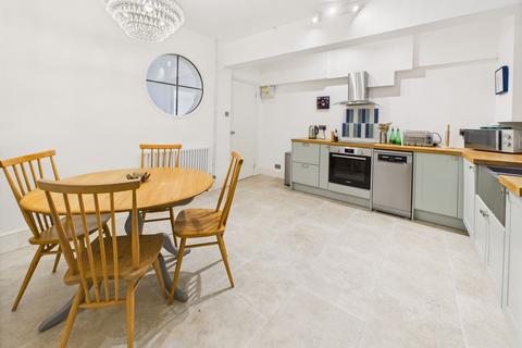 undefined, Ground Floor Flat, The Martletts, High Street, Mayfield. TN20 6AB